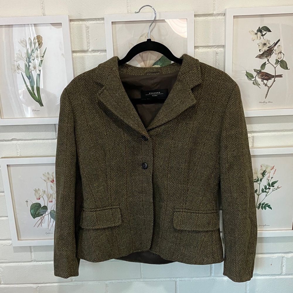 Weekend Max Mara Brown Herringbone Blazer. 100% Wool.